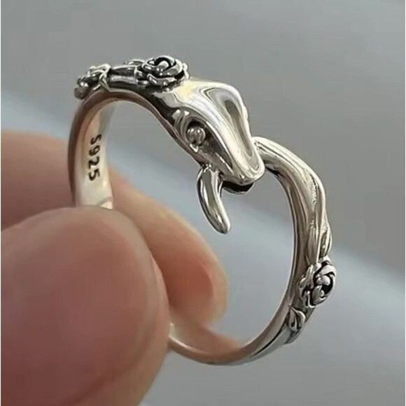 925 Sterling Silver Snake & Roses Ring Natural Born Killers Goth Punk Witchy 7 - Picture 2 of 4